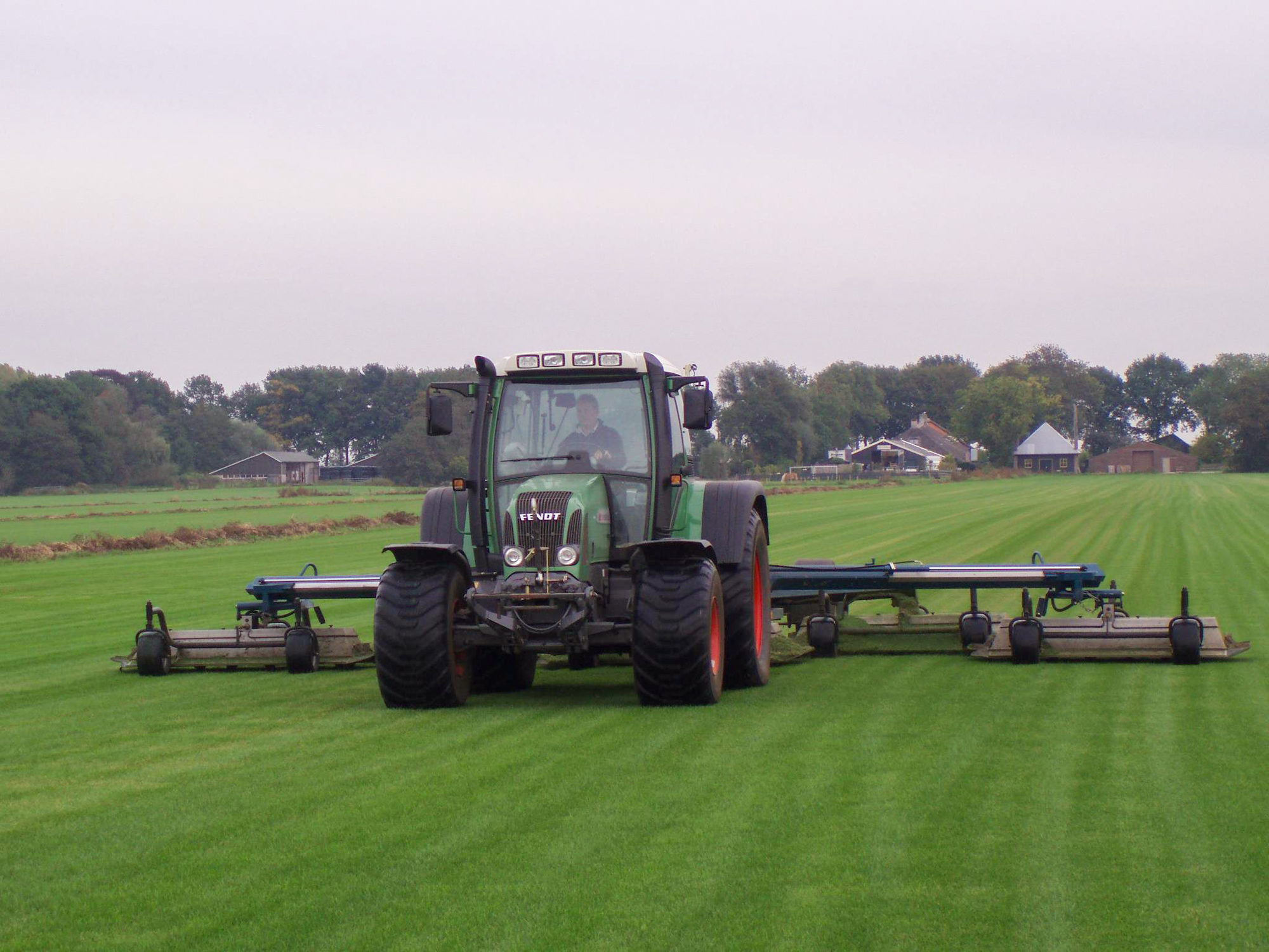 graszoden_eemnes_gras_maaien